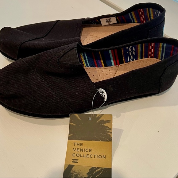 Toms - Picture 2 of 3